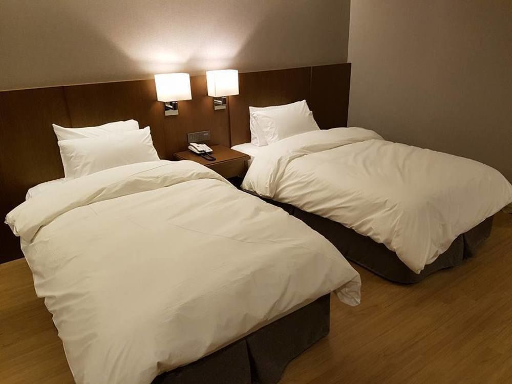 J Square Hotel And Wedding Jinju Extérieur photo