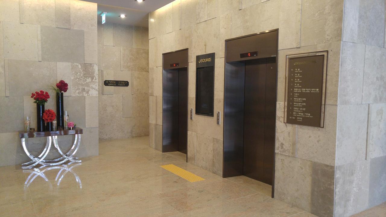 J Square Hotel And Wedding Jinju Extérieur photo