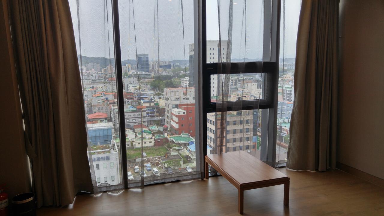 J Square Hotel And Wedding Jinju Extérieur photo