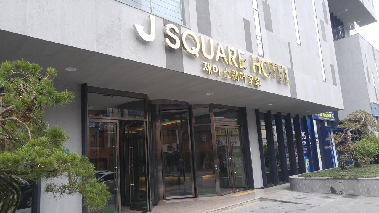 J Square Hotel And Wedding Jinju Extérieur photo