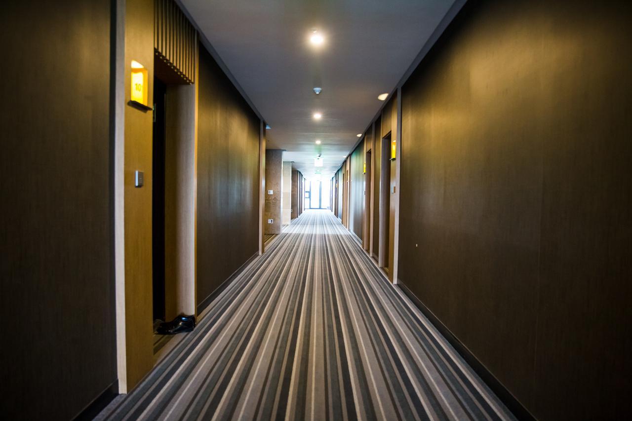 J Square Hotel And Wedding Jinju Extérieur photo