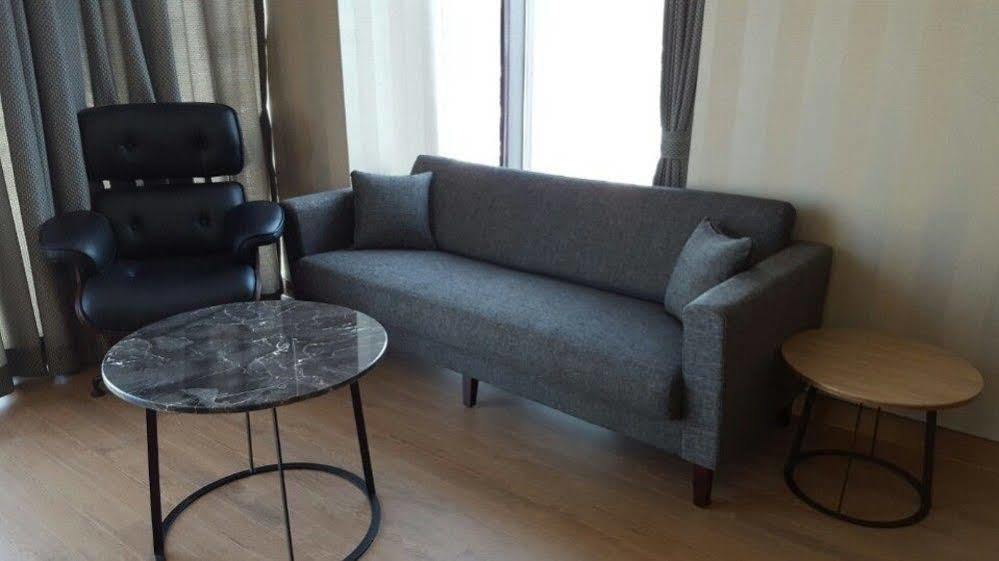 J Square Hotel And Wedding Jinju Extérieur photo