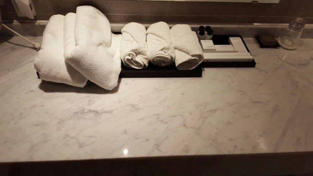 J Square Hotel And Wedding Jinju Extérieur photo